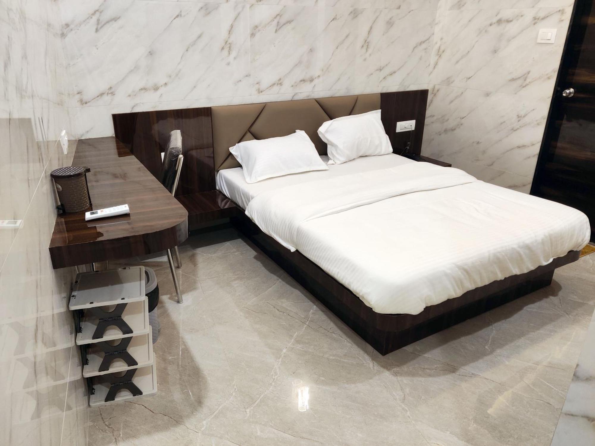 מומביי Hotel Comfy Inn מראה חיצוני תמונה