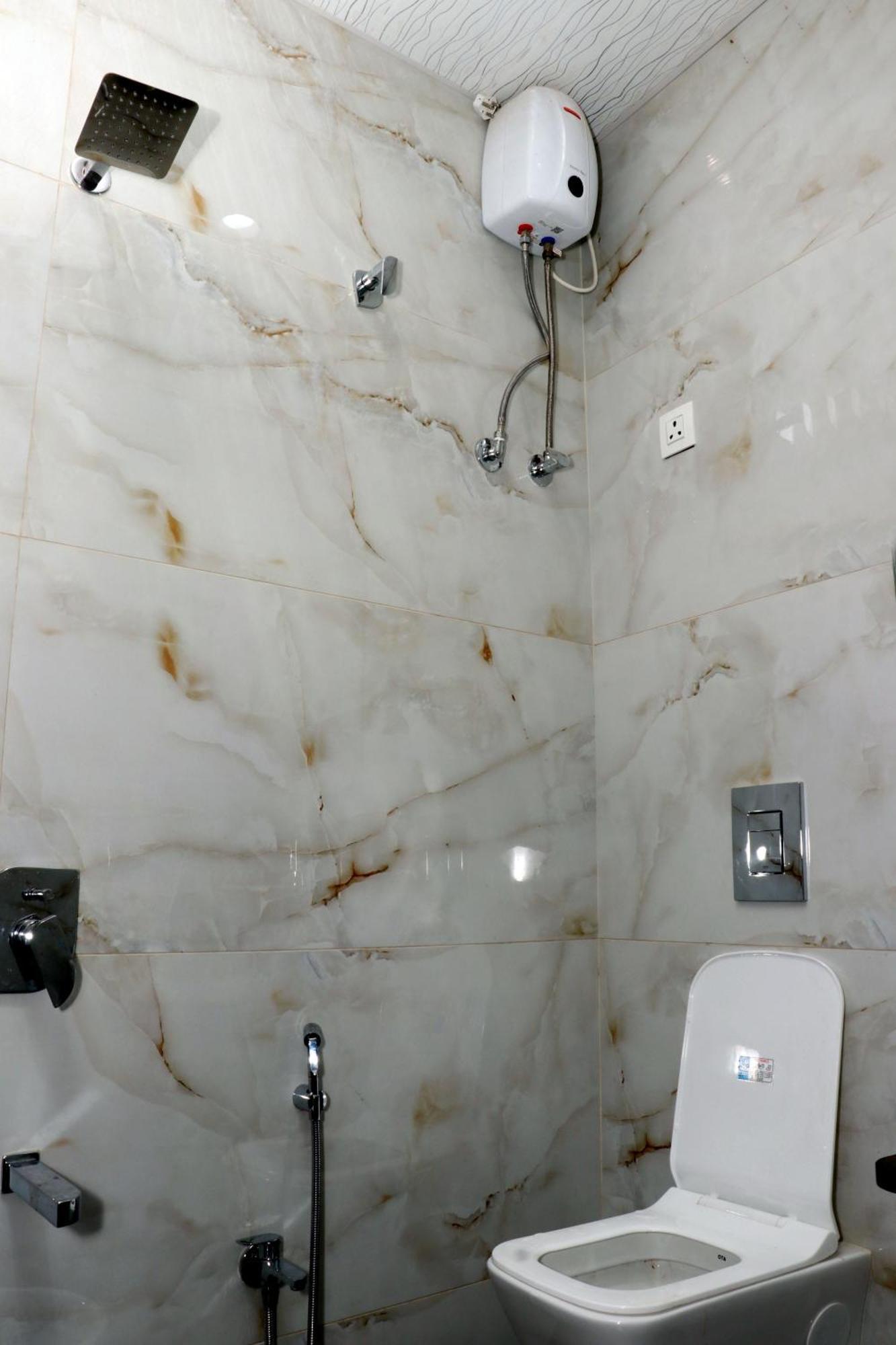 מומביי Hotel Comfy Inn מראה חיצוני תמונה
